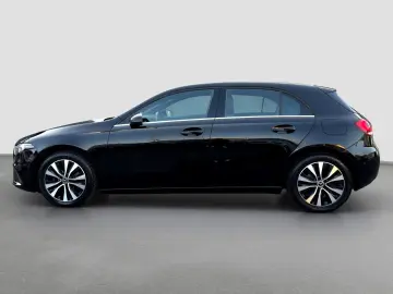 MERCEDES-BENZ A 180 WIDESCREEN KAMERA AMBIENTE SHZ LED NAVI