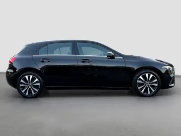 MERCEDES-BENZ A 180 WIDESCREEN KAMERA AMBIENTE SHZ LED NAVI