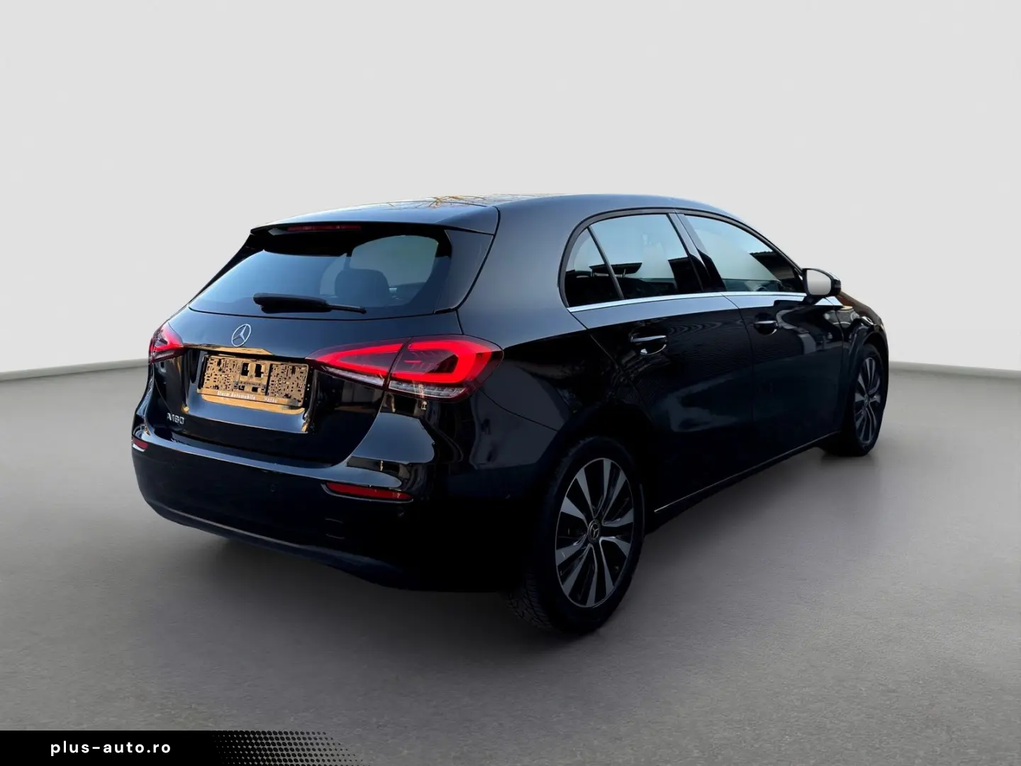 MERCEDES-BENZ A 180 WIDESCREEN KAMERA AMBIENTE SHZ LED NAVI