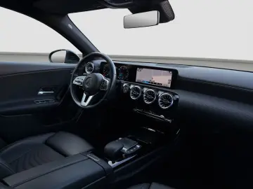 MERCEDES-BENZ A 180 WIDESCREEN KAMERA AMBIENTE SHZ LED NAVI