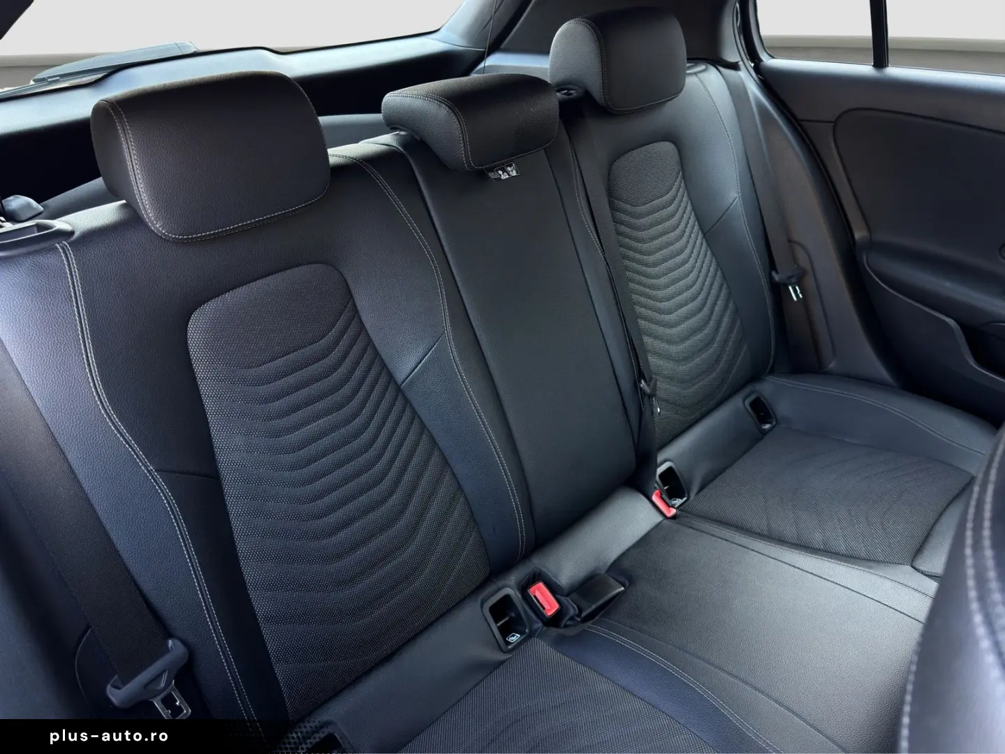 MERCEDES-BENZ A 180 WIDESCREEN KAMERA AMBIENTE SHZ LED NAVI