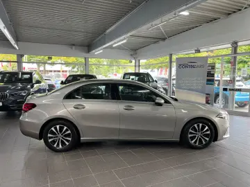 MERCEDES-BENZ A 180 d Style Limousine Digi Agility Park LED