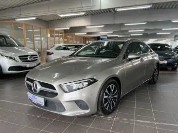 MERCEDES-BENZ A 180 d Style Limousine Digi Agility Park LED