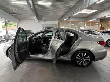 MERCEDES-BENZ A 180 d Style Limousine Digi Agility Park LED