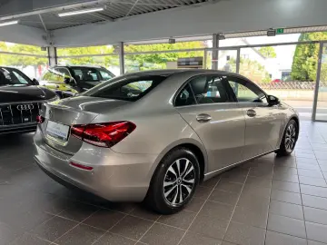 MERCEDES-BENZ A 180 d Style Limousine Digi Agility Park LED