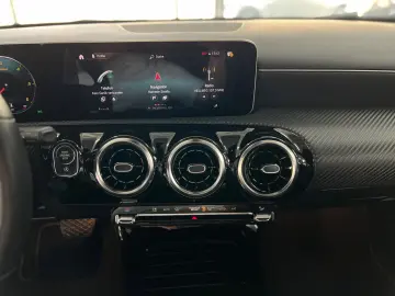 MERCEDES-BENZ A 180 d Style Limousine Digi Agility Park LED