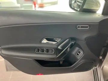 MERCEDES-BENZ A 180 d Style Limousine Digi Agility Park LED