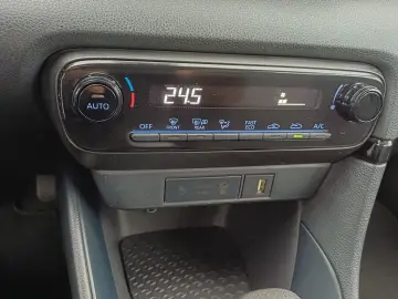 TOYOTA YARIS 1.5 hybrid 116 CP Eco