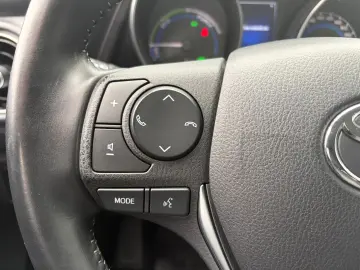 Toyota Auris Business 1.8 HEV- No 12