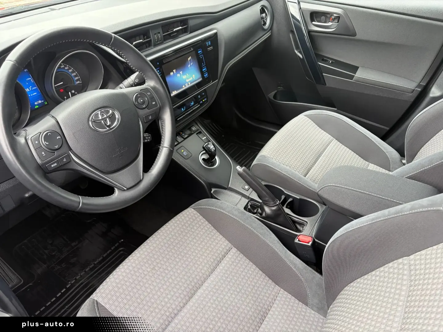 Toyota Auris Business 1.8 HEV- No 12