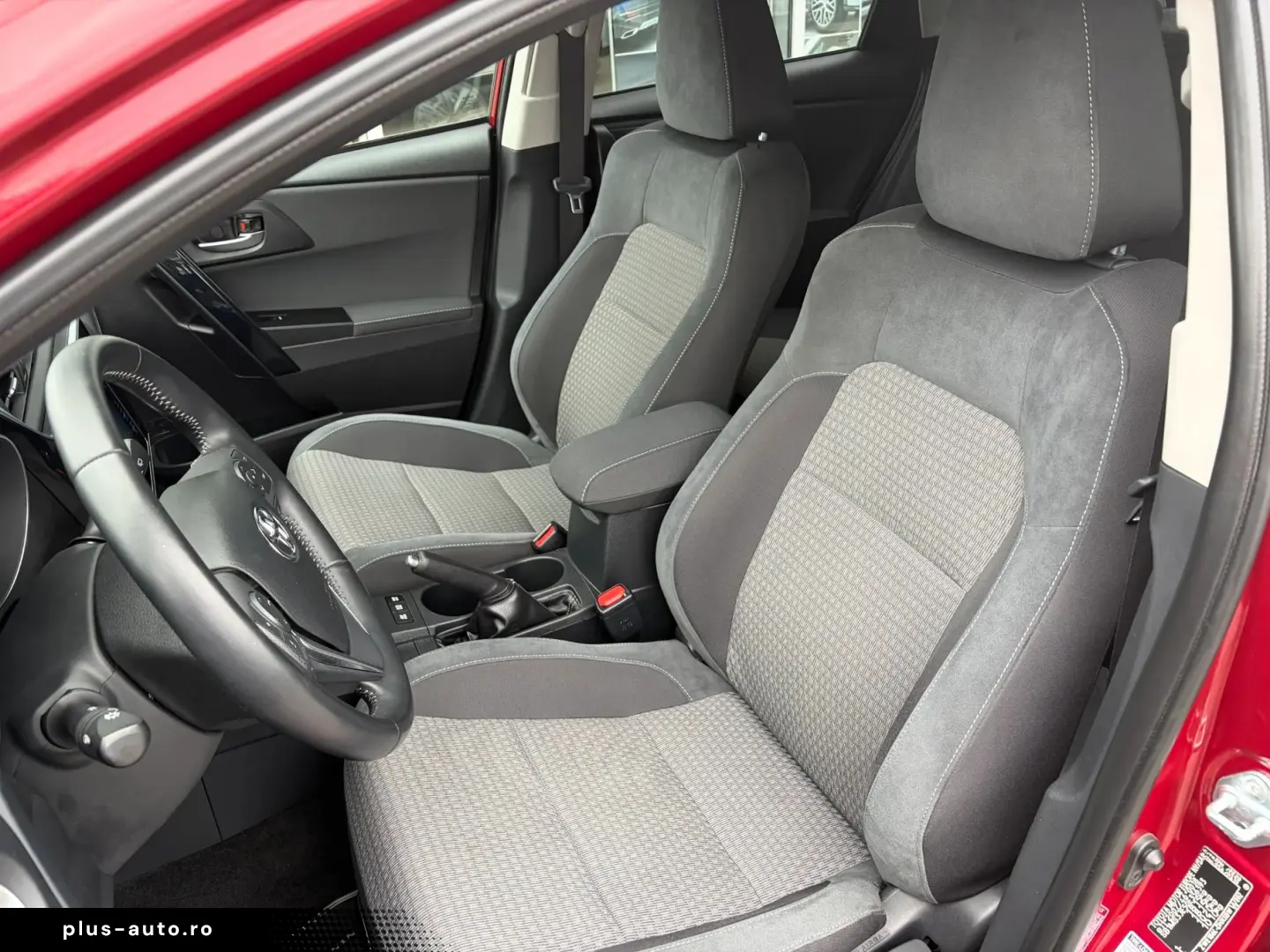 Toyota Auris Business 1.8 HEV- No 12