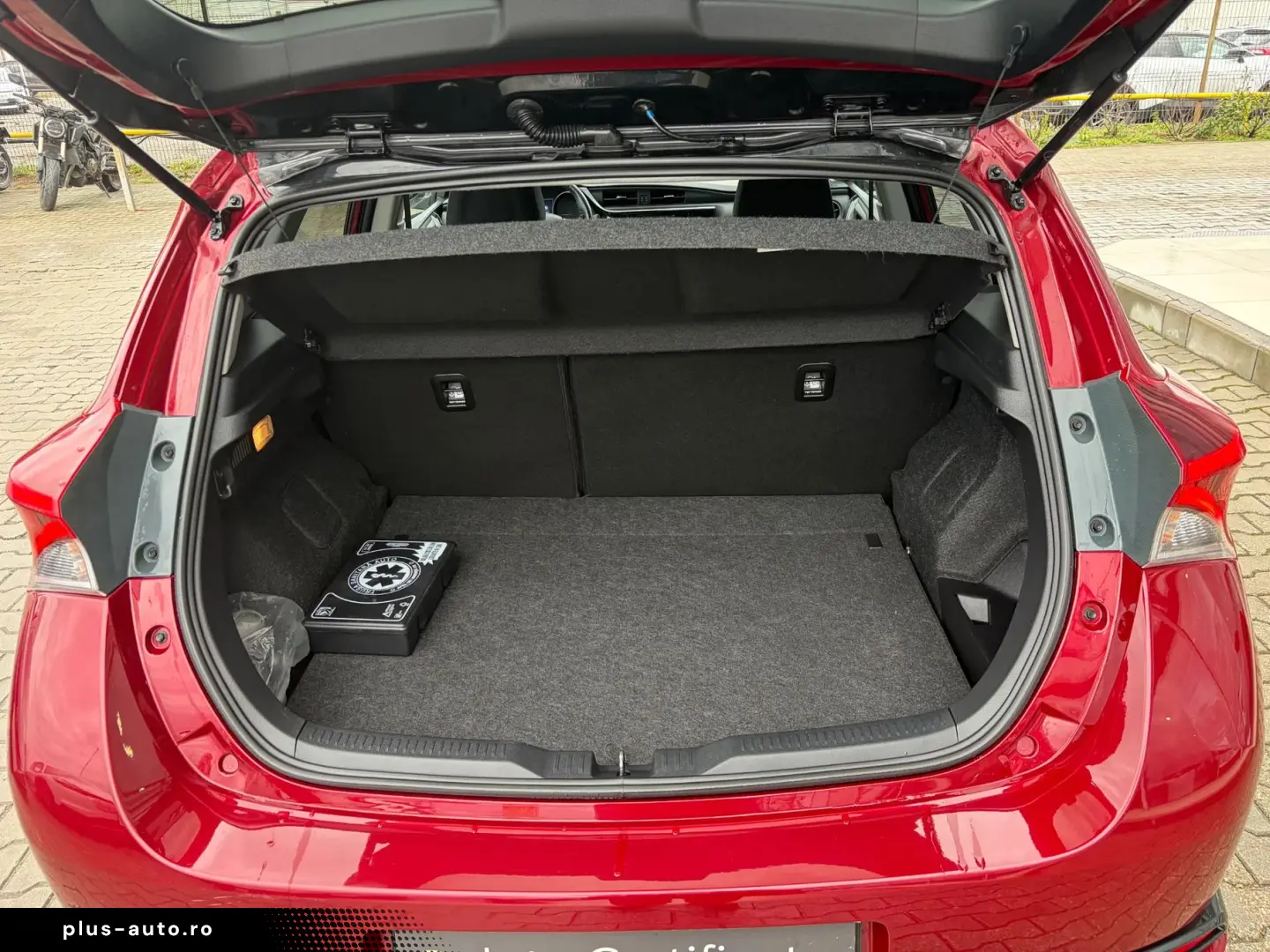 Toyota Auris Business 1.8 HEV- No 12