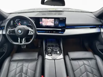 BMW 520d xDrive M SPORT AdLED DA  KomfSitze Kam 19