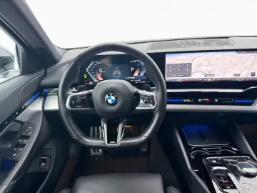 BMW 520d xDrive M SPORT AdLED DA  KomfSitze Kam 19