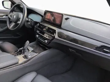 BMW 530iA M Sport Laser DA HUD KomfSi SoftCl HiFi