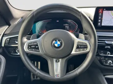 BMW 530i    M-Sport ACC Laser SpurAss HUD Navi RFK