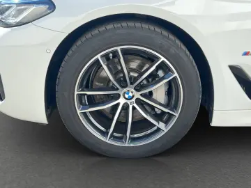 BMW 530i    M-Sport ACC Laser SpurAss HUD Navi RFK