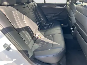 BMW 530i    M-Sport ACC Laser SpurAss HUD Navi RFK