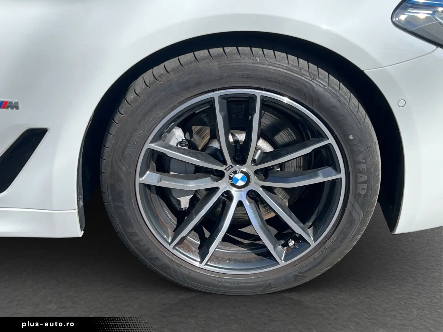 BMW 530i    M-Sport ACC Laser SpurAss HUD Navi RFK