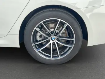 BMW 530i    M-Sport ACC Laser SpurAss HUD Navi RFK