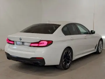 BMW 530d xDr. Lim. M-Sport LED ACC AHK HiFi Sthzg