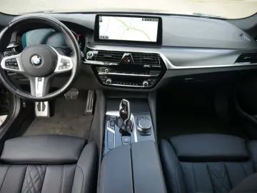 BMW 530d xDrive Lim. M Sport A.  AHK RFK DAB HIFI