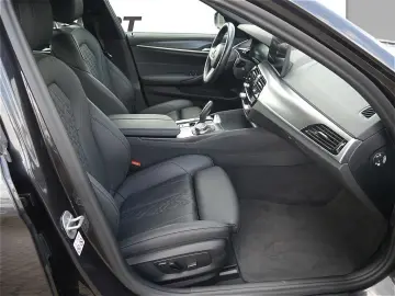 BMW 530d xDrive Lim. M Sport A.  AHK RFK DAB HIFI