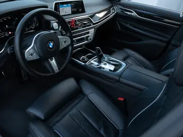 BMW Seria 7 740d xDrive MHEV