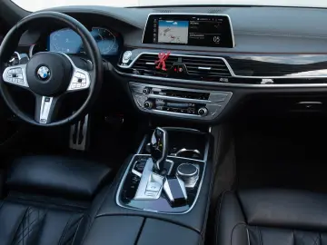 BMW Seria 7 740d xDrive MHEV