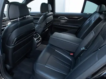 BMW Seria 7 740d xDrive MHEV