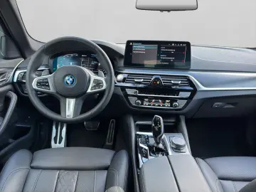 BMW 530e iPerformance Limousine M Sport Laser Parkin