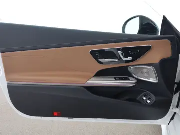 MERCEDES-BENZ CLE 300 e AMG Premium  Pano Memory Distr.