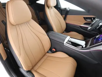 MERCEDES-BENZ CLE 300 e AMG Premium  Pano Memory Distr.