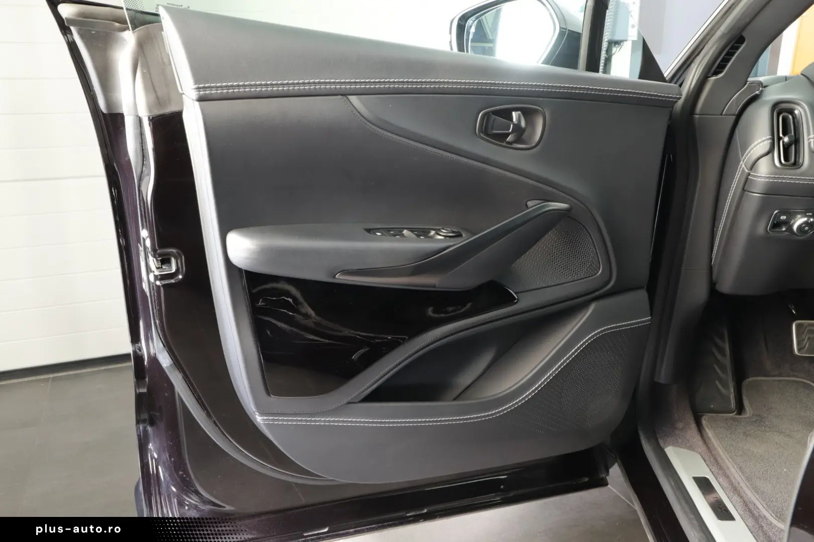 ASTON MARTIN DBX V8 707 1.Hand GARANTIE-AM