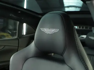 ASTON MARTIN DBX V8 707 1.Hand GARANTIE-AM