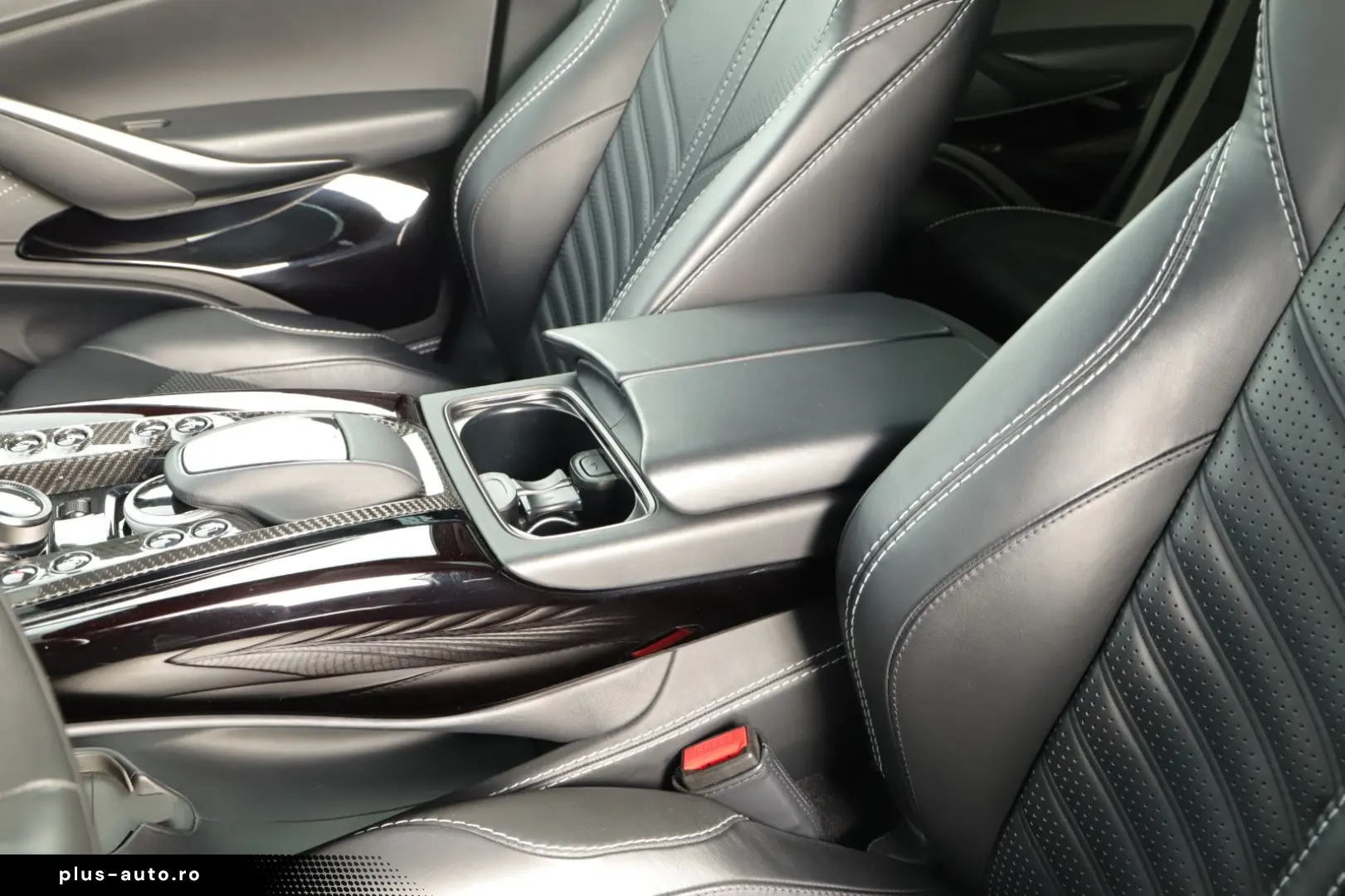 ASTON MARTIN DBX V8 707 1.Hand GARANTIE-AM