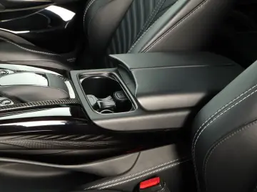 ASTON MARTIN DBX V8 707 1.Hand GARANTIE-AM