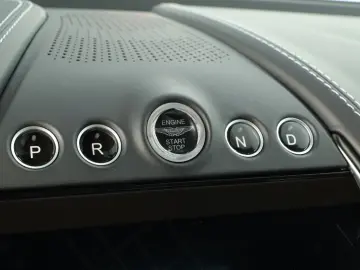 ASTON MARTIN DBX V8 707 1.Hand GARANTIE-AM