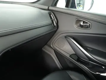 ASTON MARTIN DBX V8 707 1.Hand GARANTIE-AM