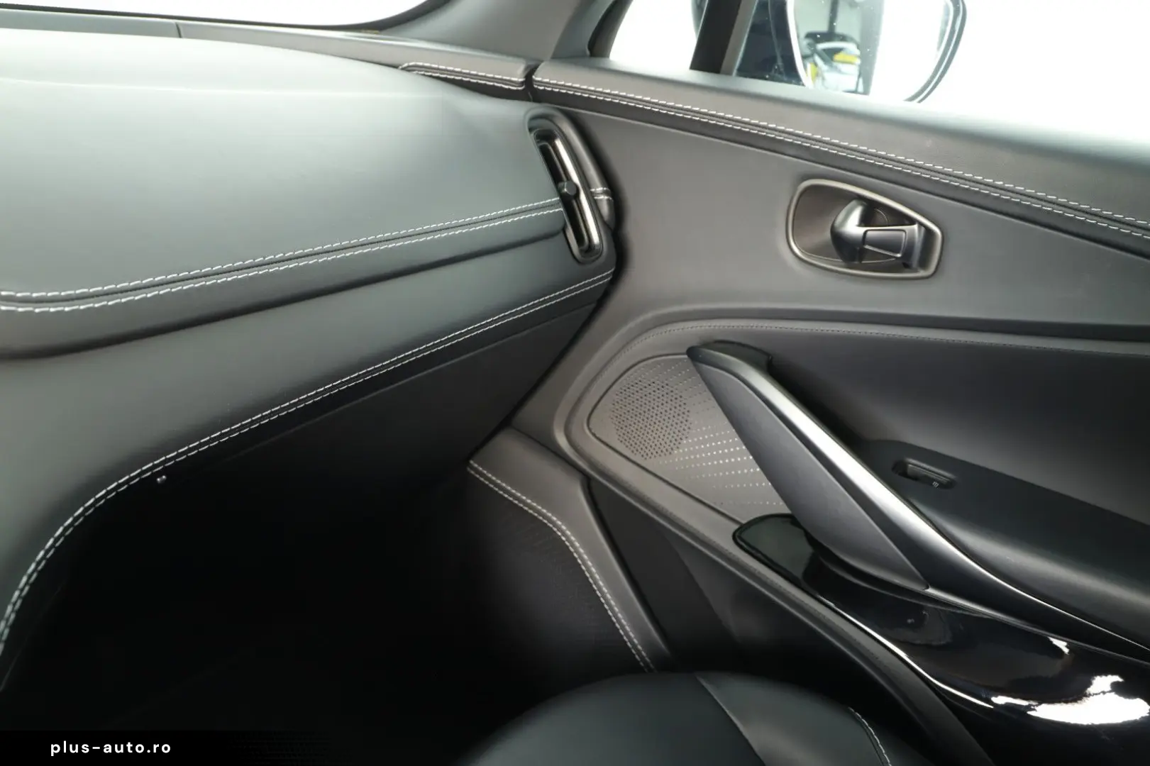 ASTON MARTIN DBX V8 707 1.Hand GARANTIE-AM