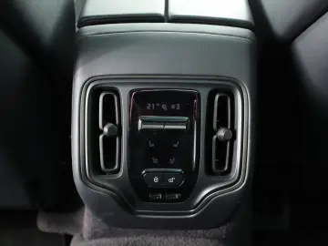 ASTON MARTIN DBX V8 707 1.Hand GARANTIE-AM