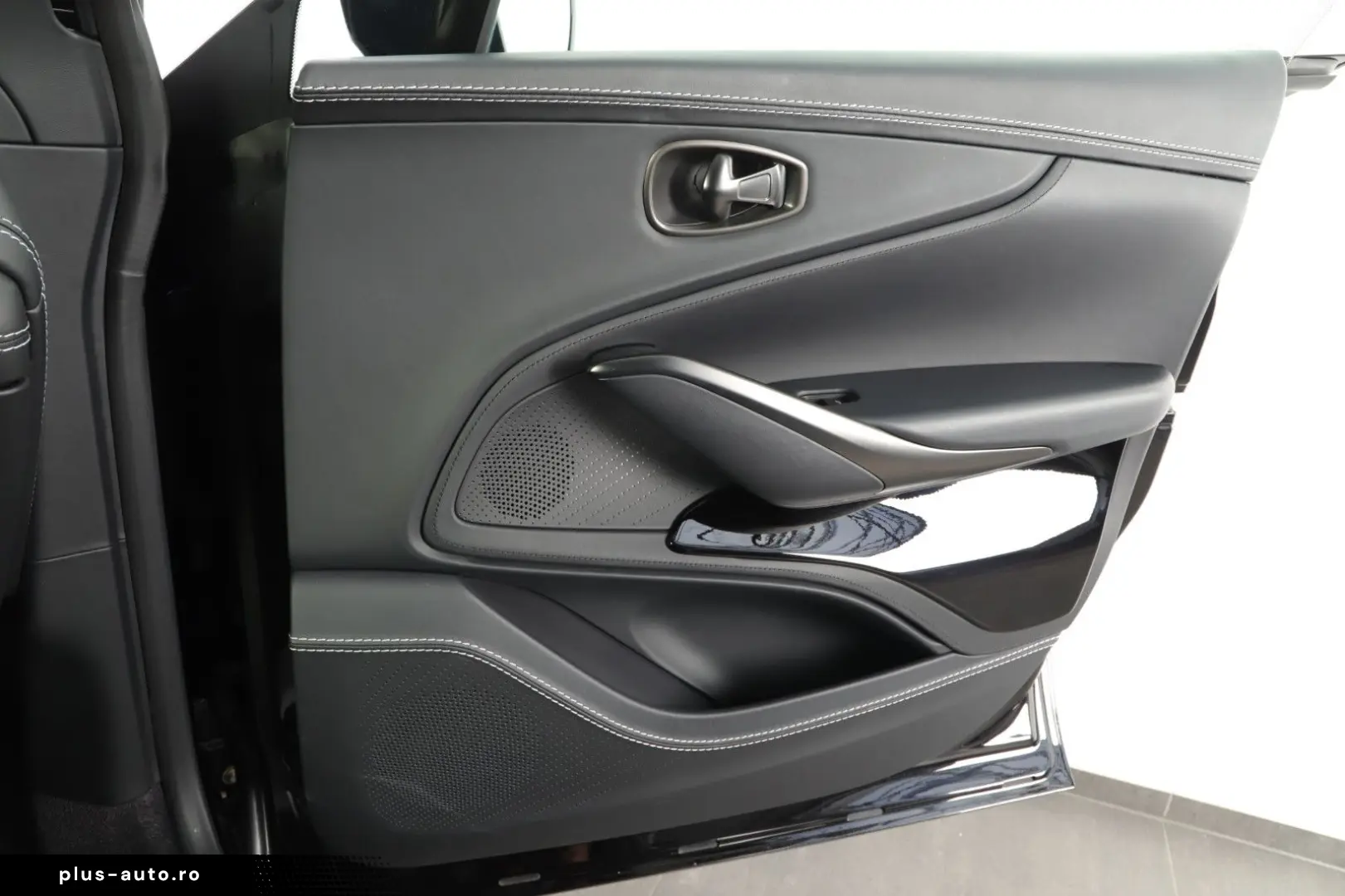 ASTON MARTIN DBX V8 707 1.Hand GARANTIE-AM