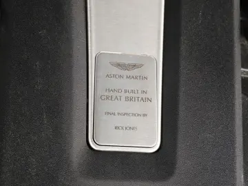 ASTON MARTIN DBX V8 707 1.Hand GARANTIE-AM