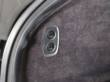 ASTON MARTIN DBX V8 707 1.Hand GARANTIE-AM