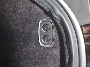 ASTON MARTIN DBX V8 707 1.Hand GARANTIE-AM