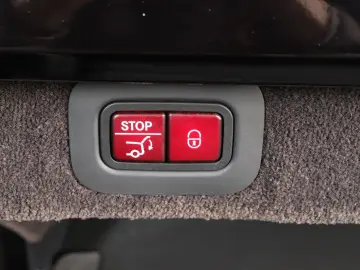 ASTON MARTIN DBX V8 707 1.Hand GARANTIE-AM