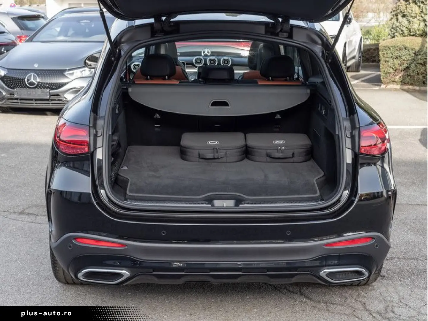 MERCEDES-BENZ GLC 300 e 4M AMG-Sport Pano Burm AHK Night