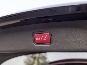 MERCEDES-BENZ GLC 300 e 4M AMG-Sport Pano Burm AHK Night