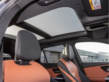 MERCEDES-BENZ GLC 300 e 4M AMG-Sport Pano Burm AHK Night