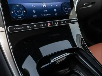 MERCEDES-BENZ GLC 300 e 4M AMG-Sport Pano Burm AHK Night